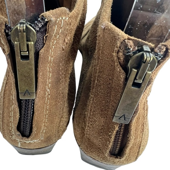 AQUATALIA Farrow Perforated Cognac Suede bootie with back zip Size 9 - Picture 5 of 9